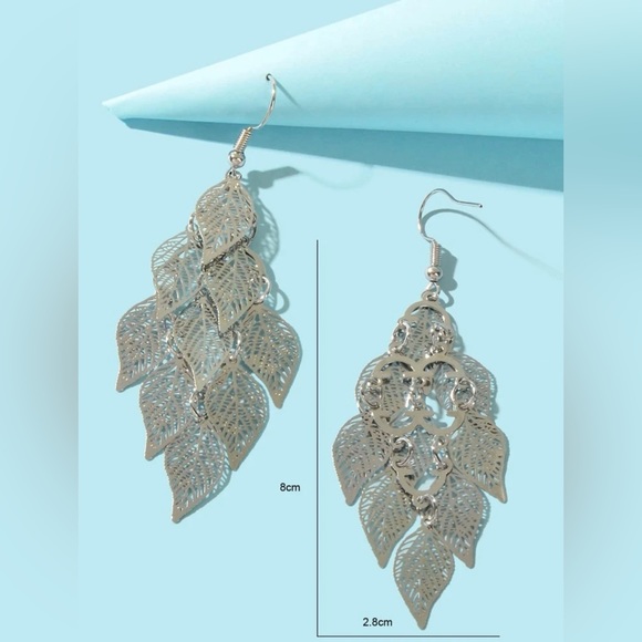 ❤️Silver Hollow Out Leaf Earrings - Picture 4 of 5